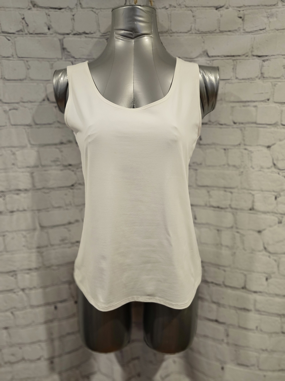 Chico's white Scoop Neck Tank Top